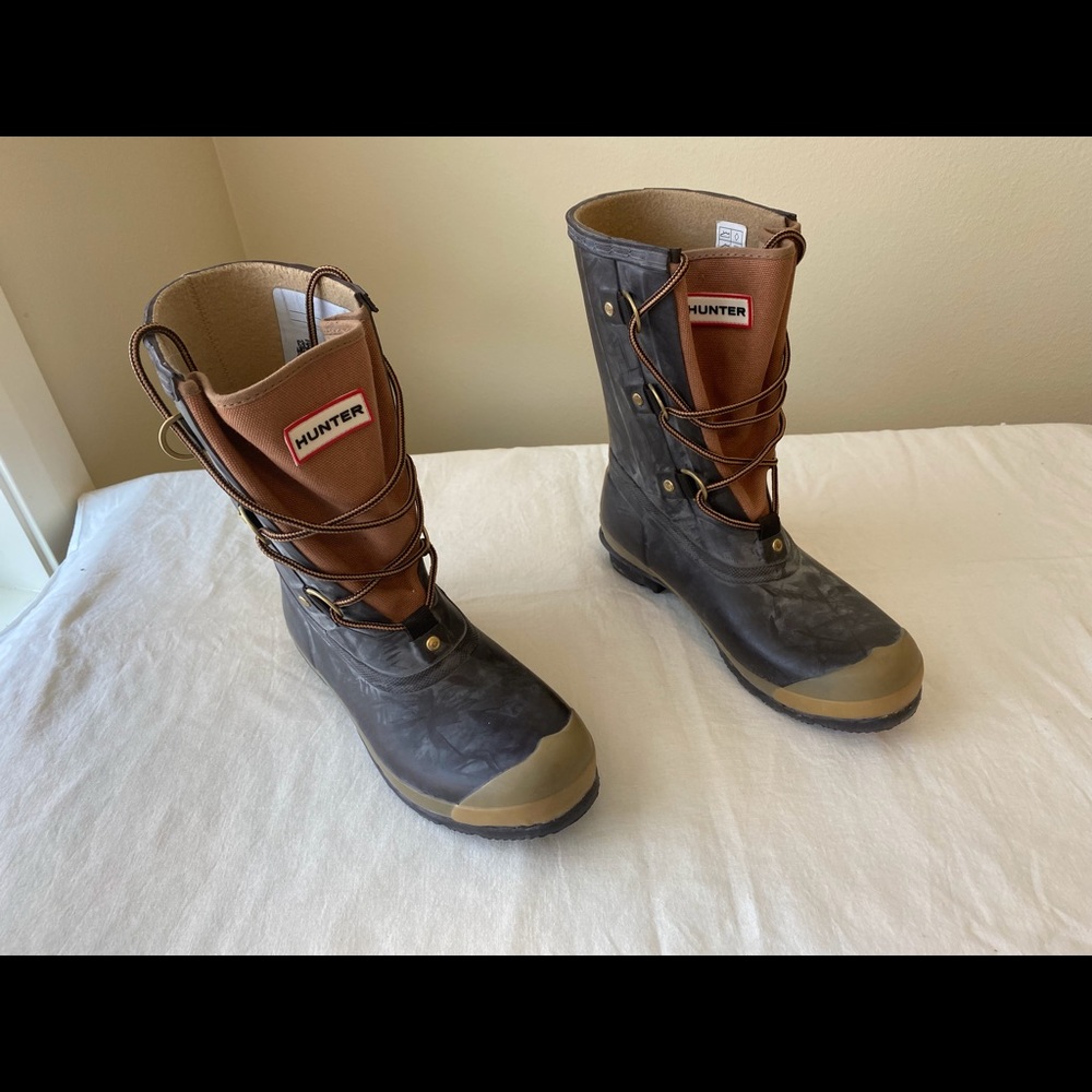 NWOT Hunter Lace-up Boots